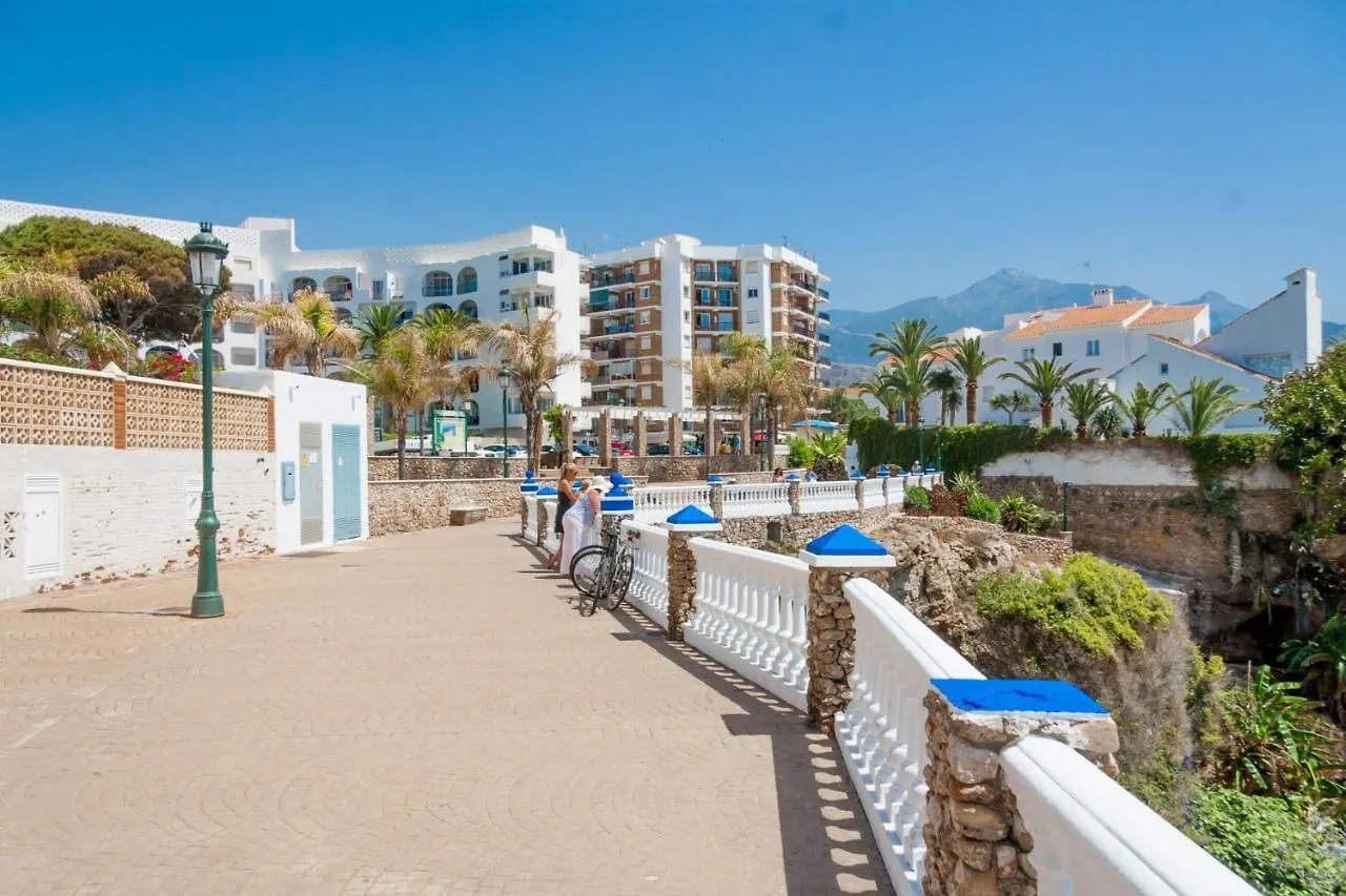 Carabeo 3 Dorm Nerja Apartment